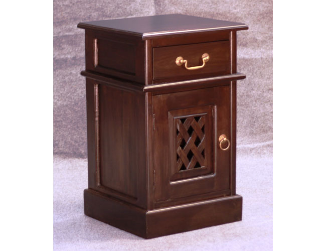 1 CARVED DOOR 1 DRAWER BEDSIDE (BS 101 CV) - WHITE (NOT AS PICTURED)