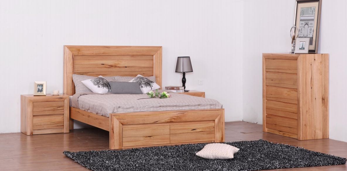  QUAKERS  KING 4 PIECE (TALLBOY)  BEDROOM SUITE - (MODEL:12-25-15-14) -  AS PICTURED)