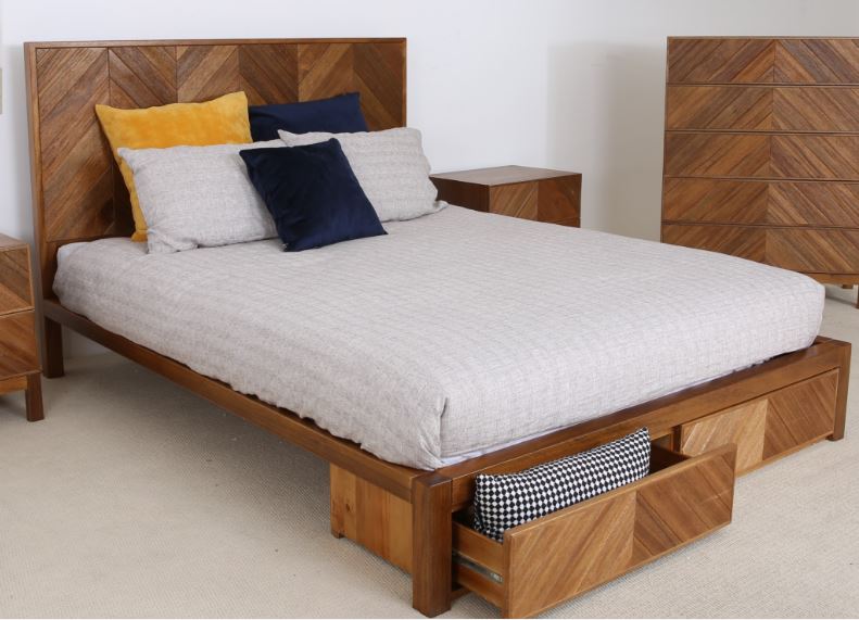  QUEEN KALISTA  SOLID AFRICAN OAK HARDWOOD BED  (MODEL: OR-301) - AS PICTURED